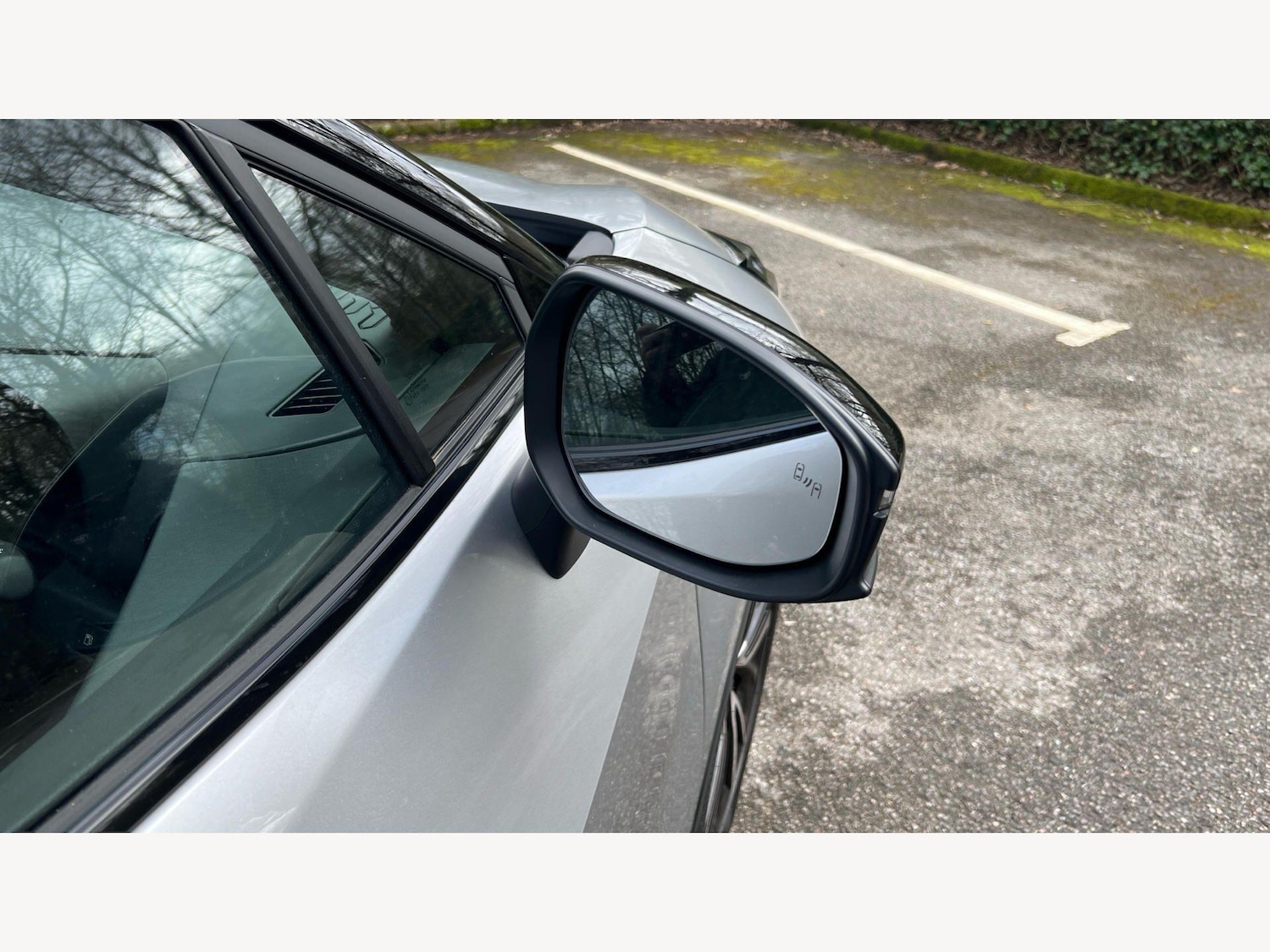 Used Toyota C-HR for sale - 77925621: Photo 28