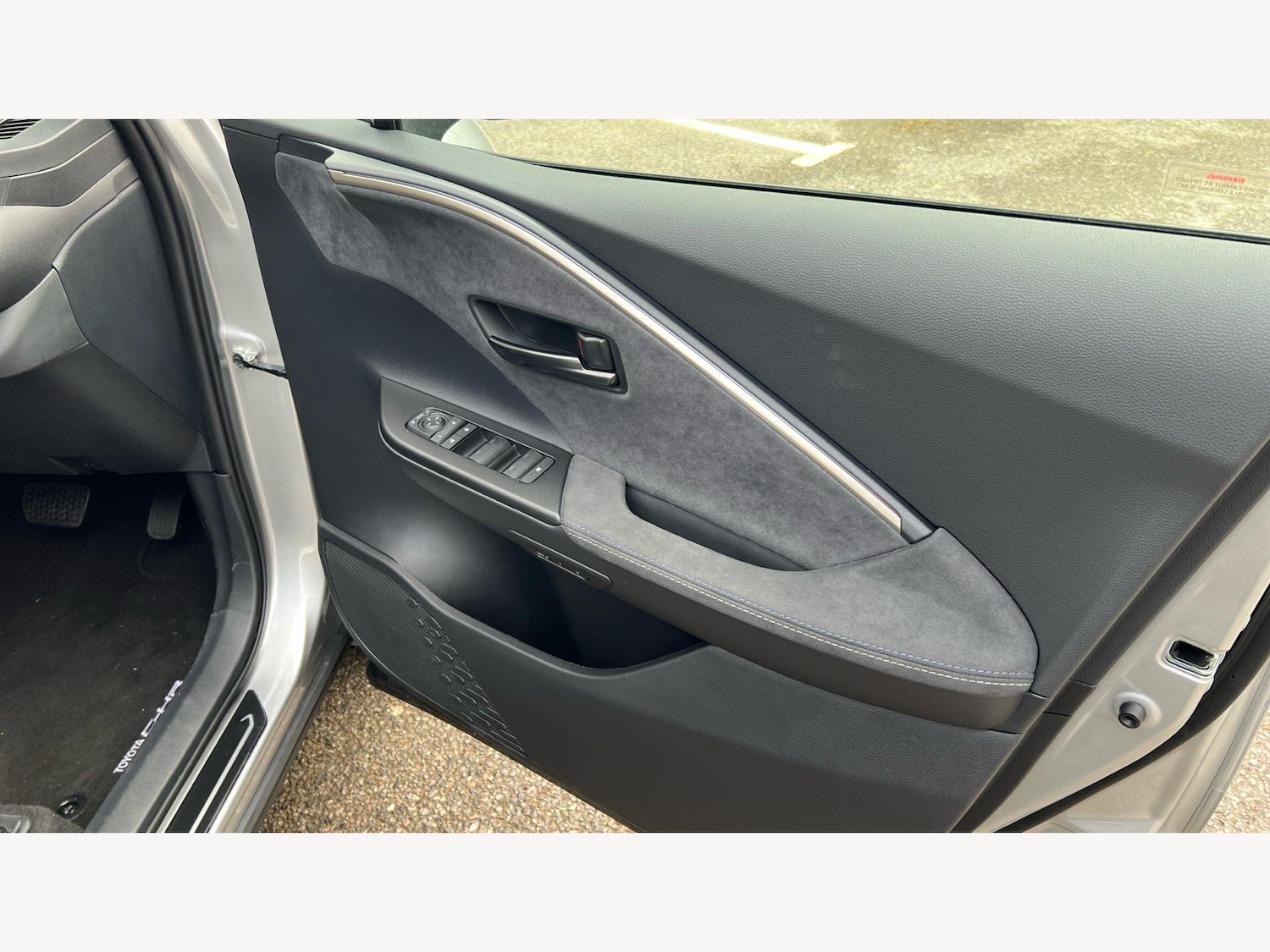 Used Toyota C-HR for sale - 77925621: Photo 30