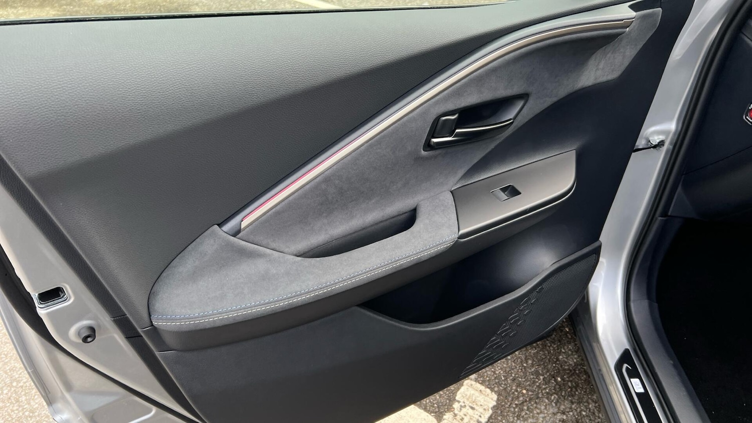 Used Toyota C-HR for sale - 77925621: Photo 34