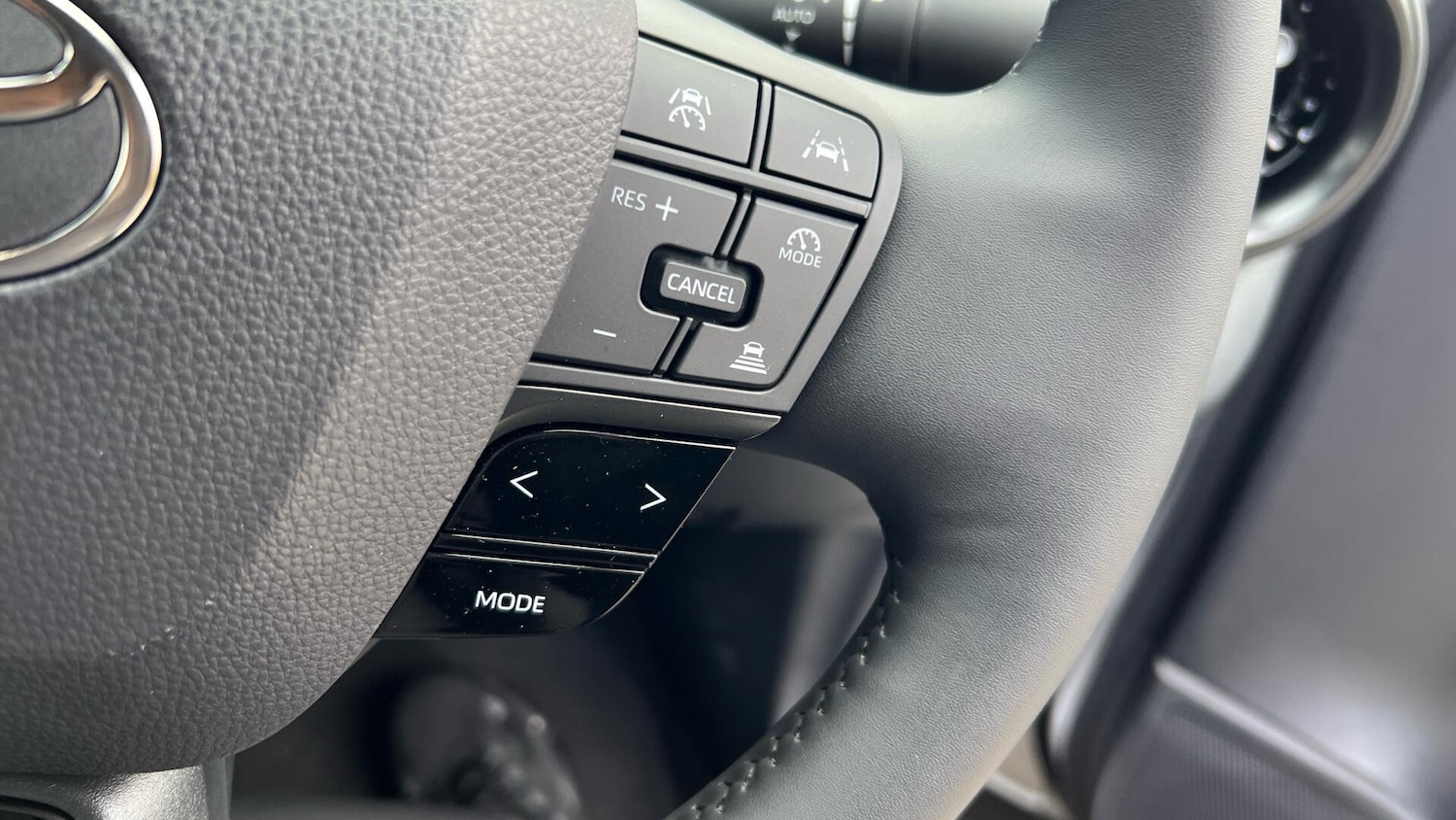 Used Toyota C-HR for sale - 77925621: Photo 39