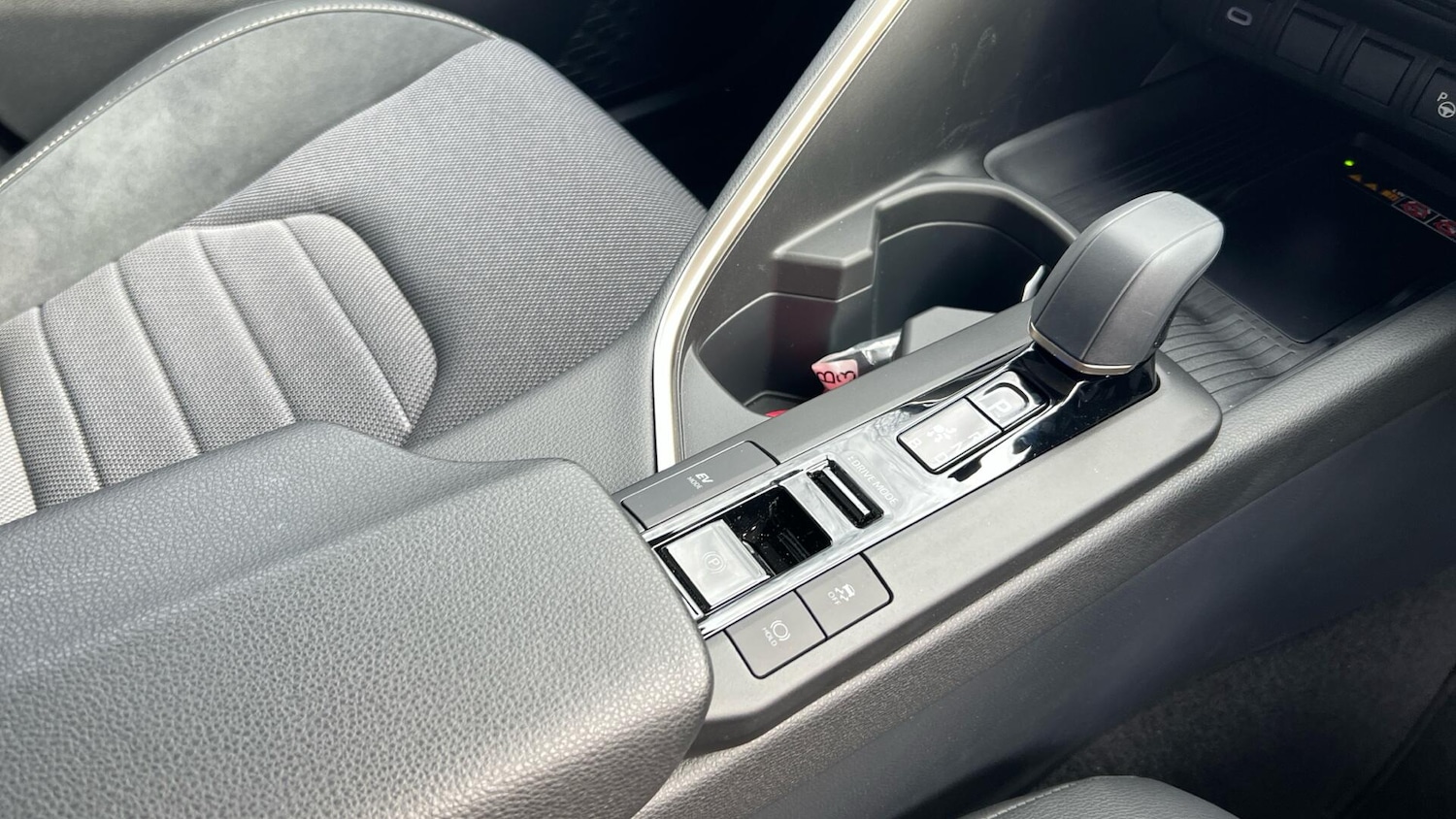 Used Toyota C-HR for sale - 77925621: Photo 44