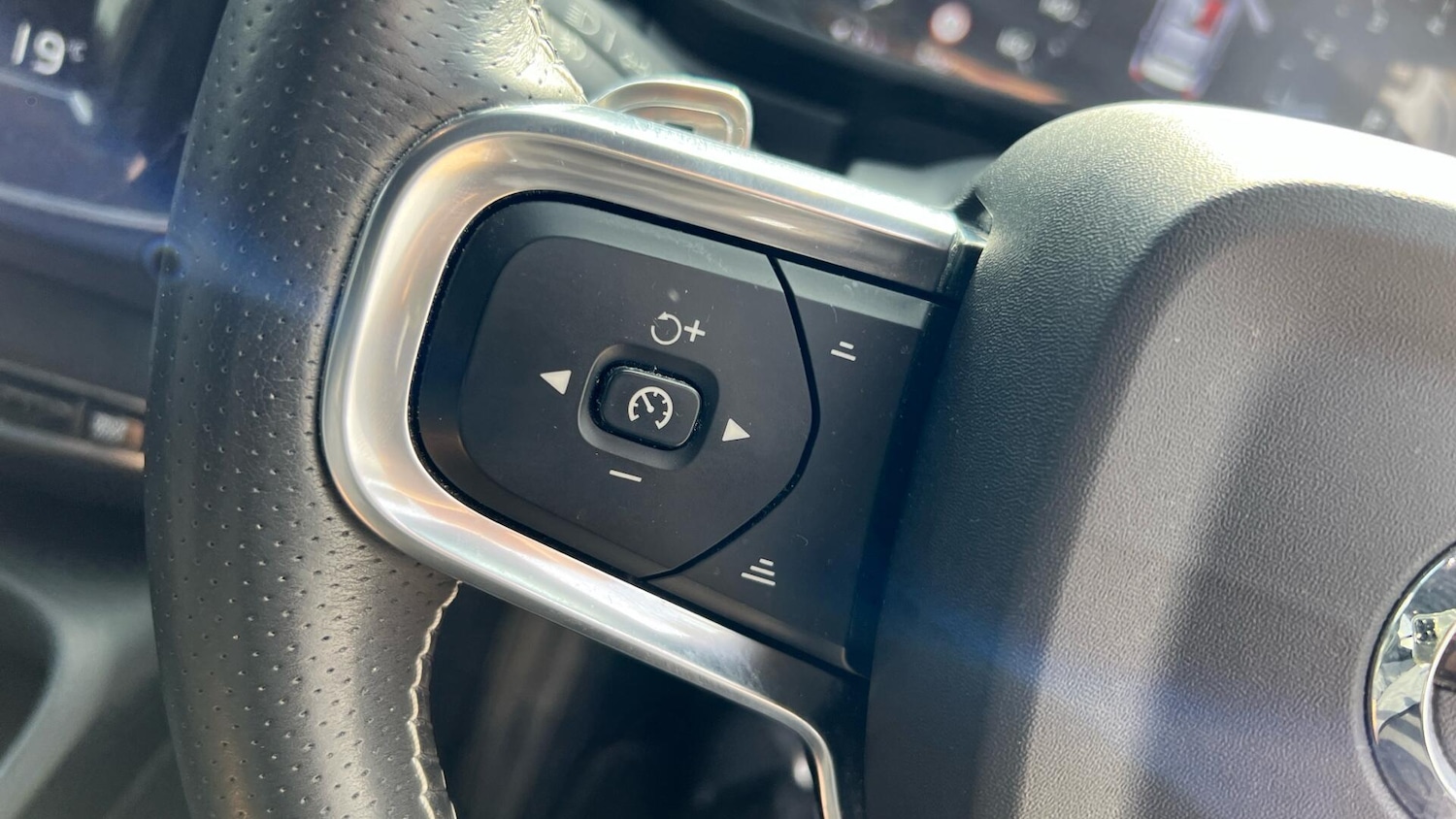 Used Volvo XC40 2020 for sale - 78006616: Photo 39