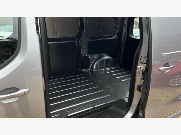 Used Toyota ProAce 2023 for sale - 76307383: Photo 33