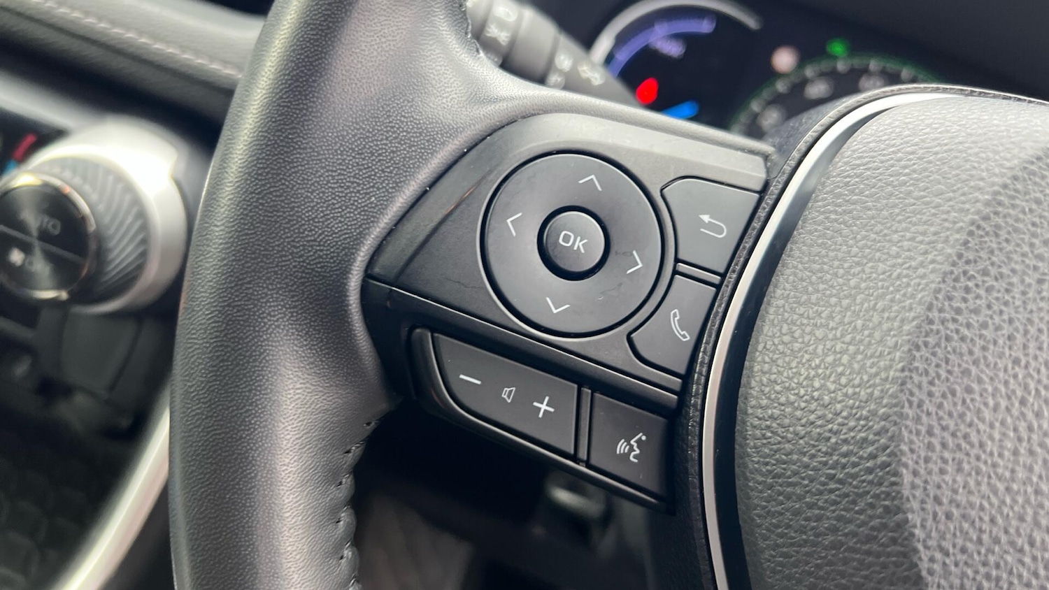 Used Toyota RAV4 2021 for sale - 77073878: Photo 40