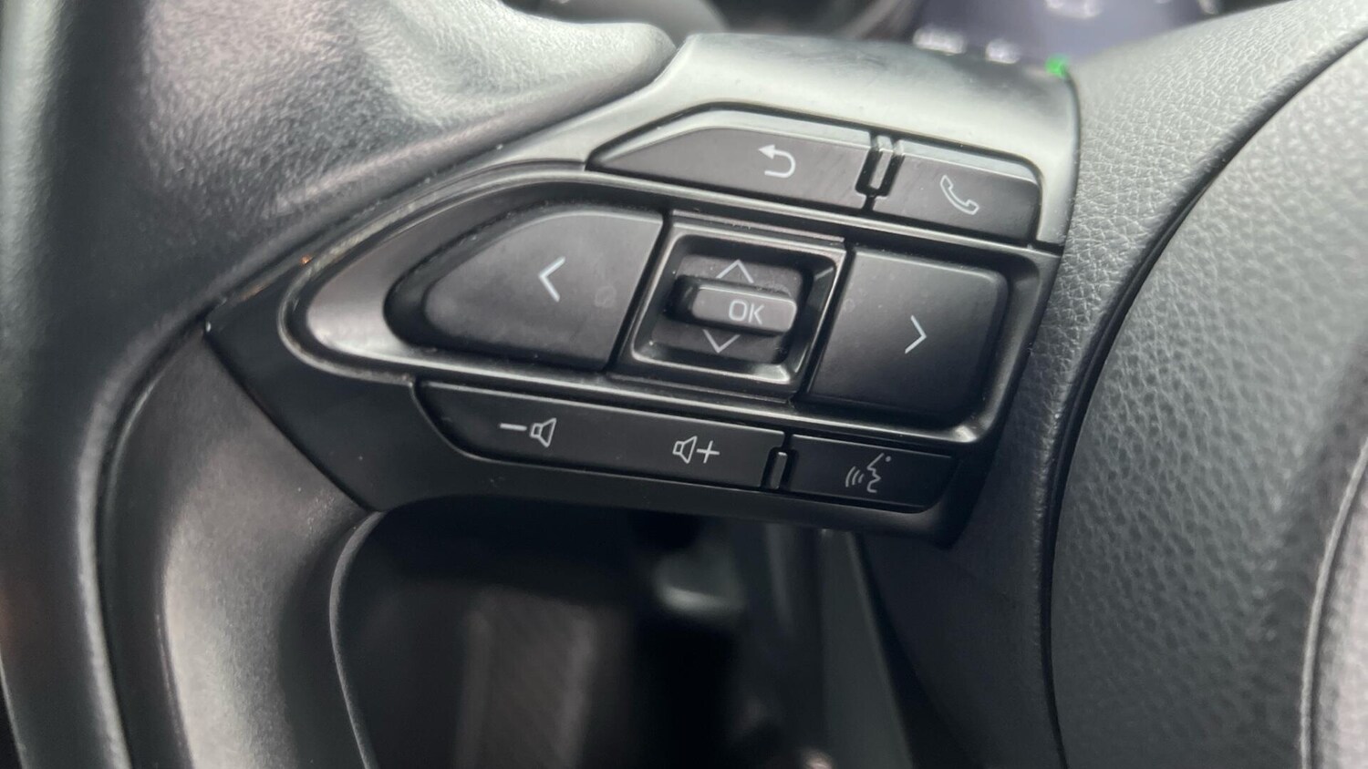 Used Toyota Yaris 2022 for sale - 77215470: Photo 39