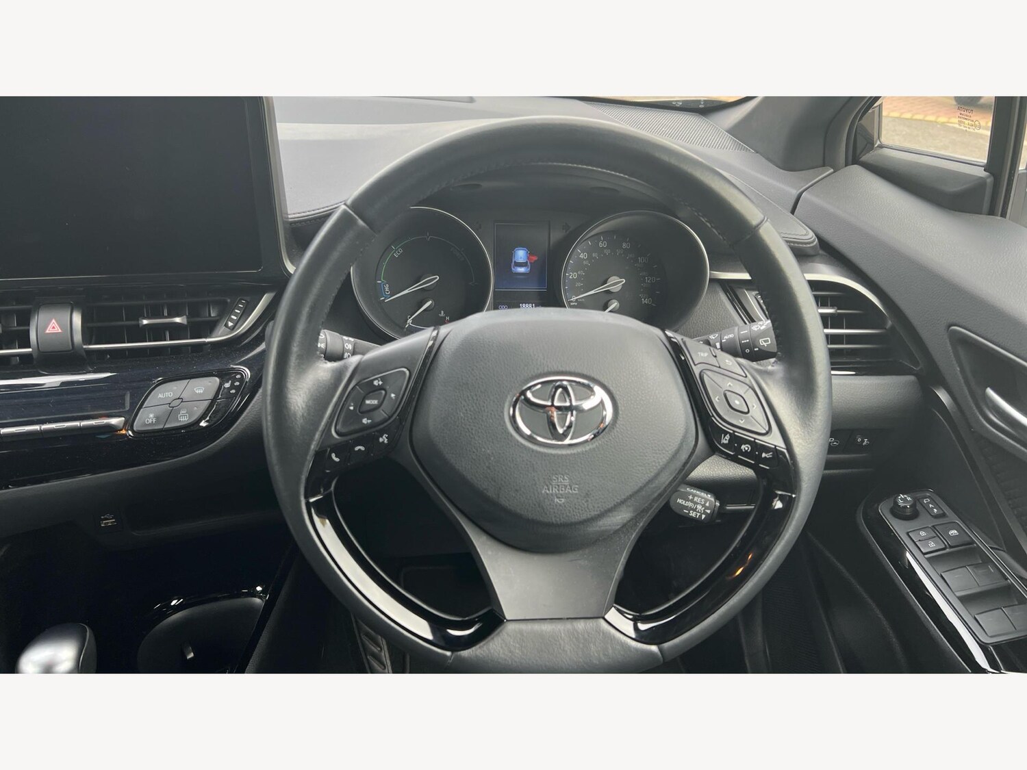 Used Toyota C-HR 2023 for sale - 76327076: Photo 10