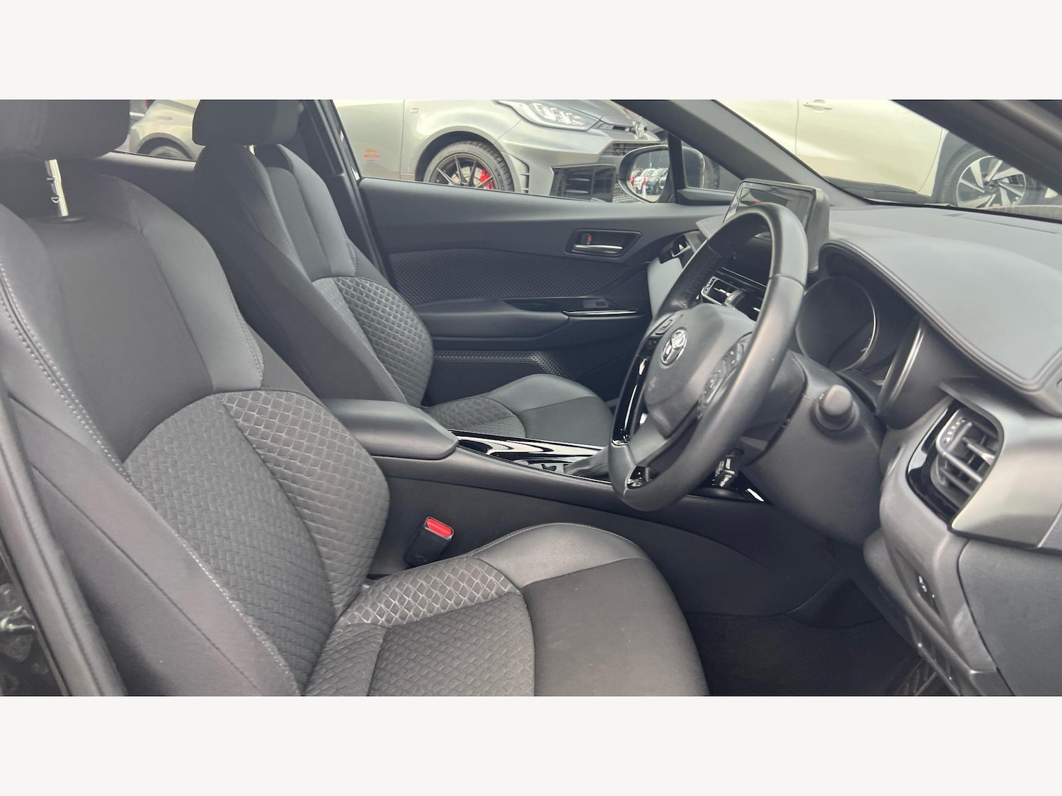 Used Toyota C-HR 2023 for sale - 76327076: Photo 13