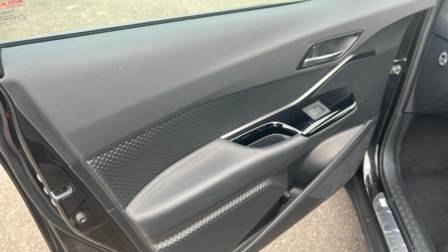 Used Toyota C-HR 2023 for sale - 76327076: Photo 33