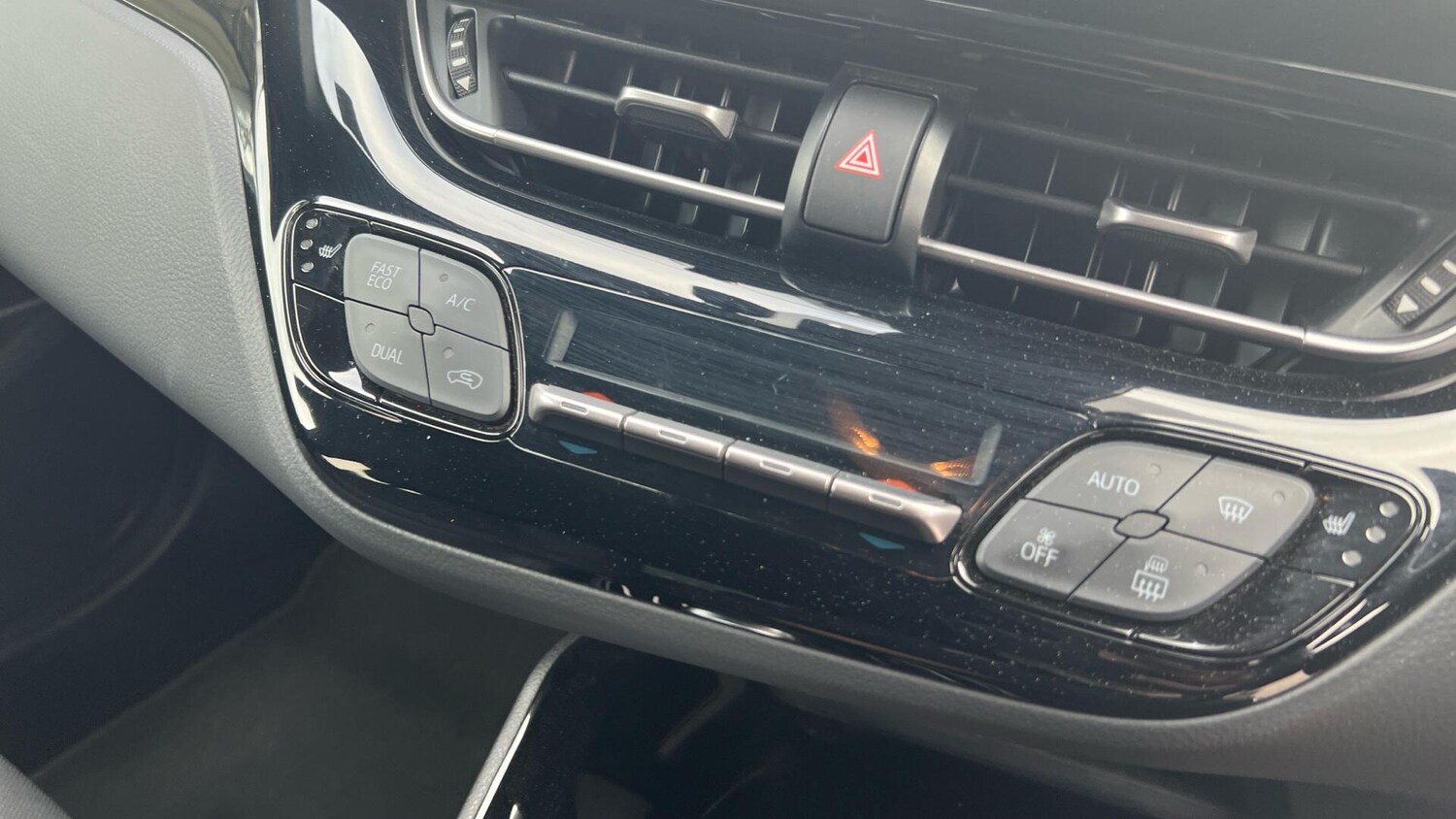 Used Toyota C-HR 2023 for sale - 76327076: Photo 37