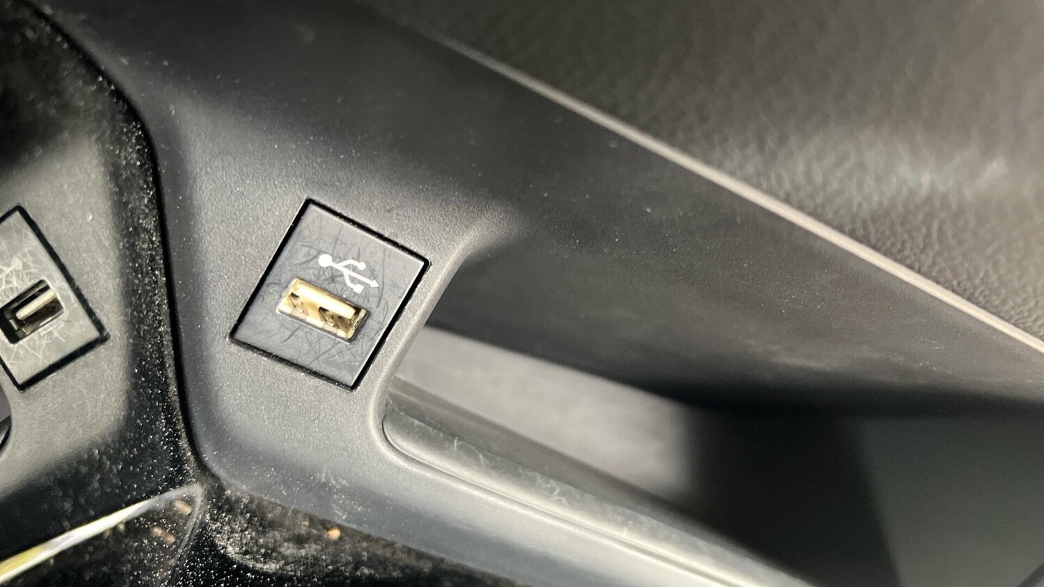 Used Toyota C-HR 2023 for sale - 76327076: Photo 38