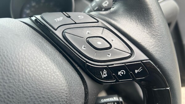 Used Toyota C-HR 2023 for sale - 76327076: Photo 40