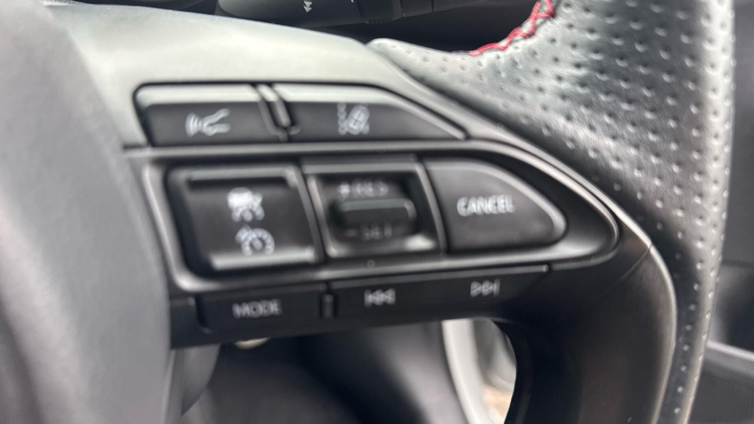 Used Toyota Yaris 2023 for sale - 77358775: Photo 51