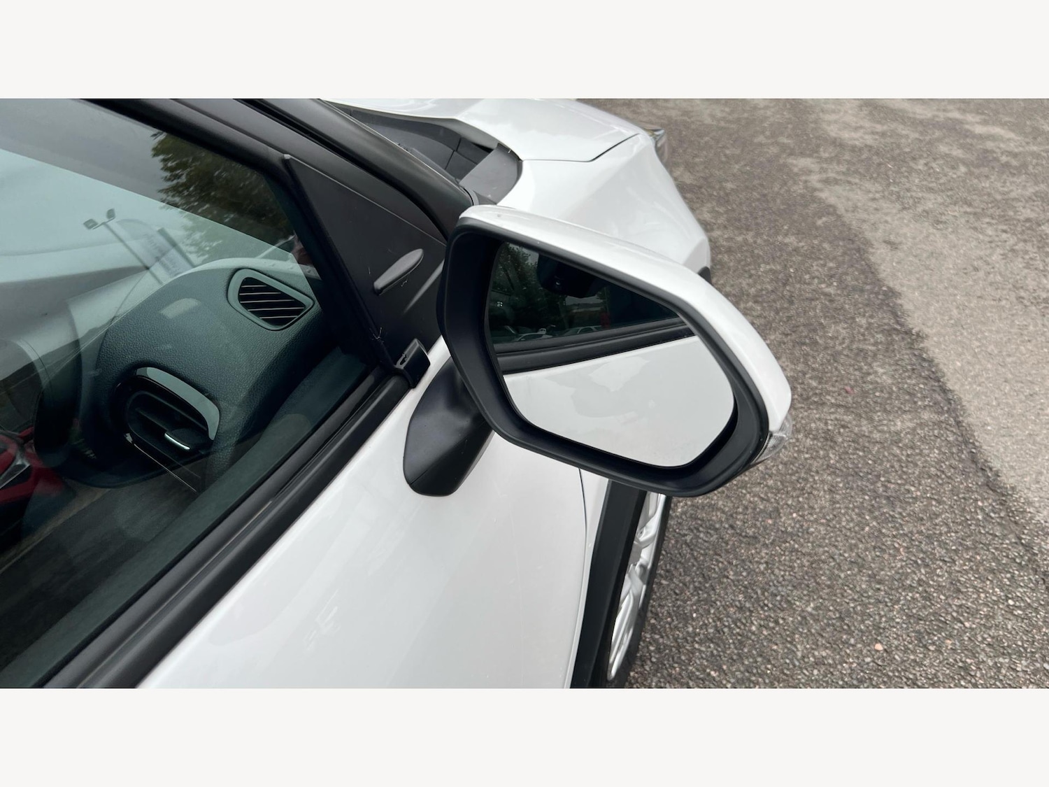 Used Toyota Yaris Cross 2024 for sale - 76456934: Photo 28