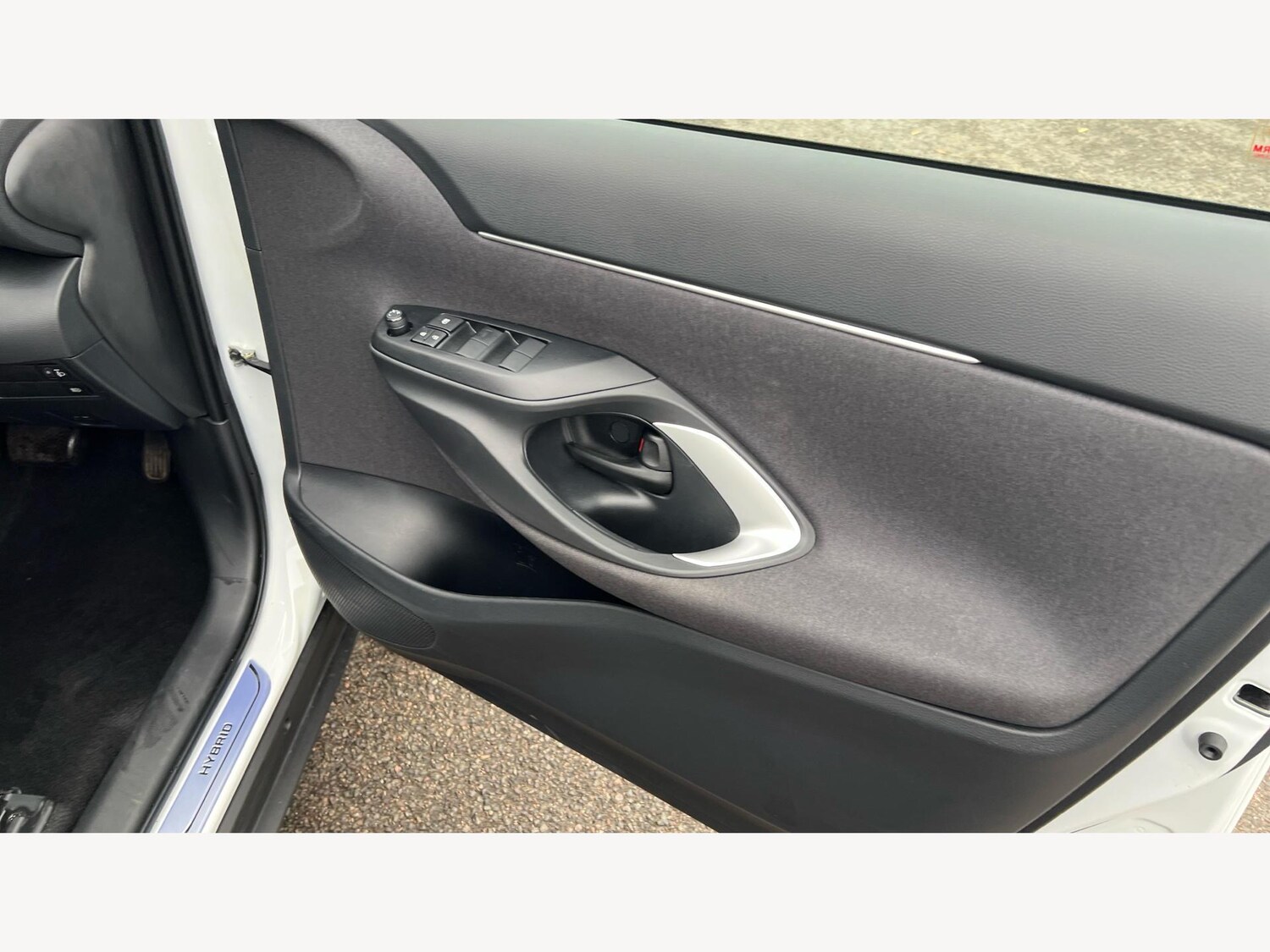 Used Toyota Yaris Cross 2024 for sale - 76456934: Photo 30