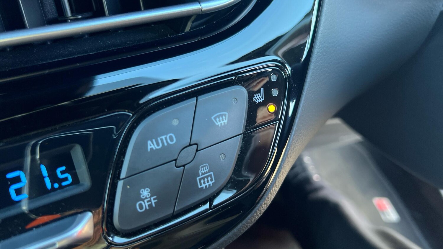 Used Toyota C-HR 2023 for sale - 77468337: Photo 42