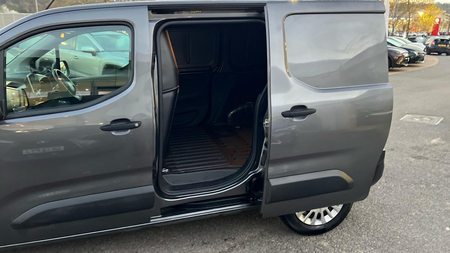 Used Toyota ProAce 2023 for sale - 76964470: Photo 33