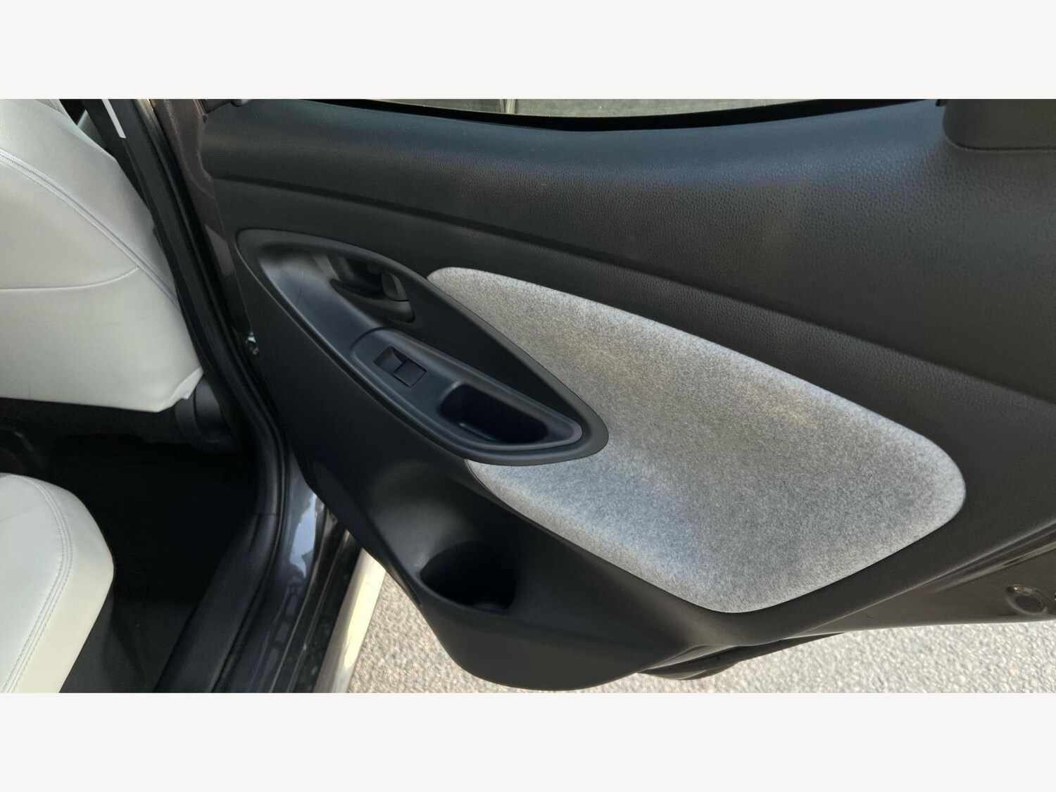 Used Toyota Yaris 2021 for sale - 76247285: Photo 31