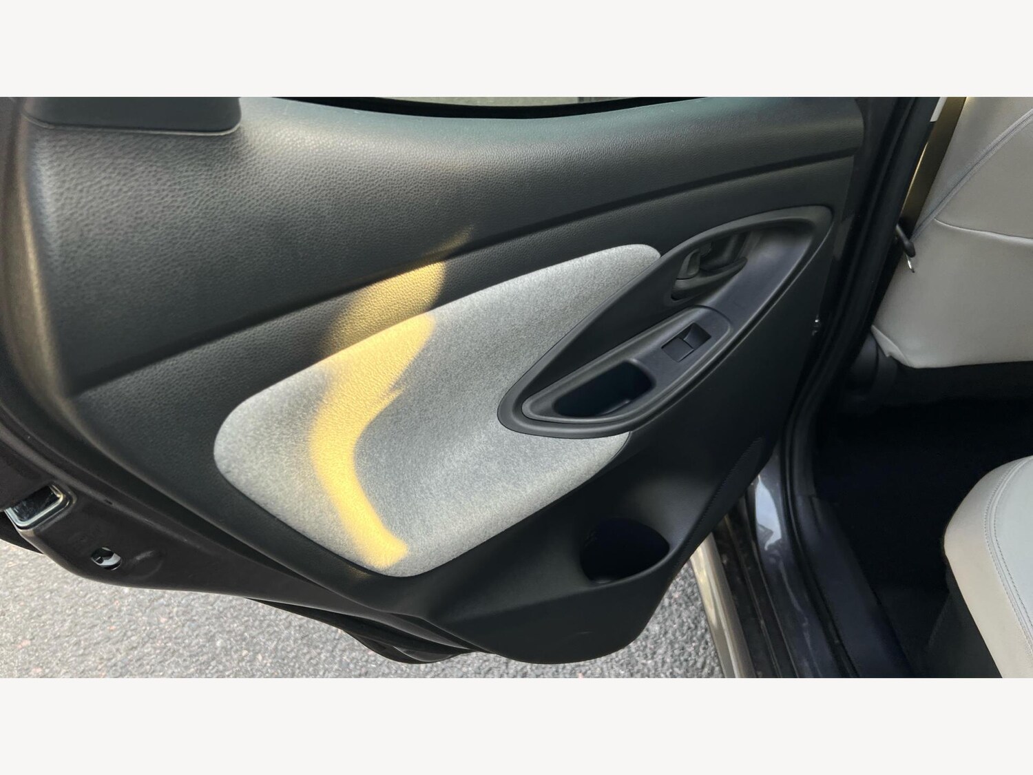 Used Toyota Yaris 2021 for sale - 76247285: Photo 32