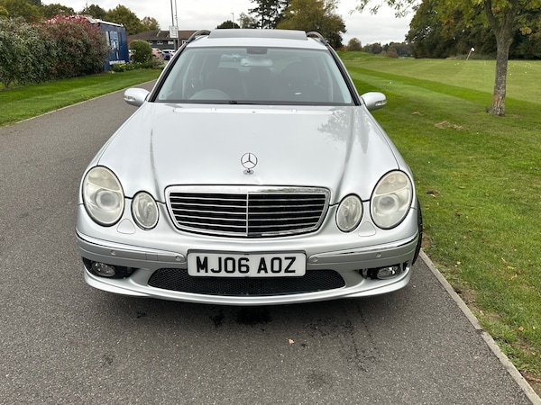 Used Mercedes-Benz E Class 2006 for sale - 76296575: Photo 2