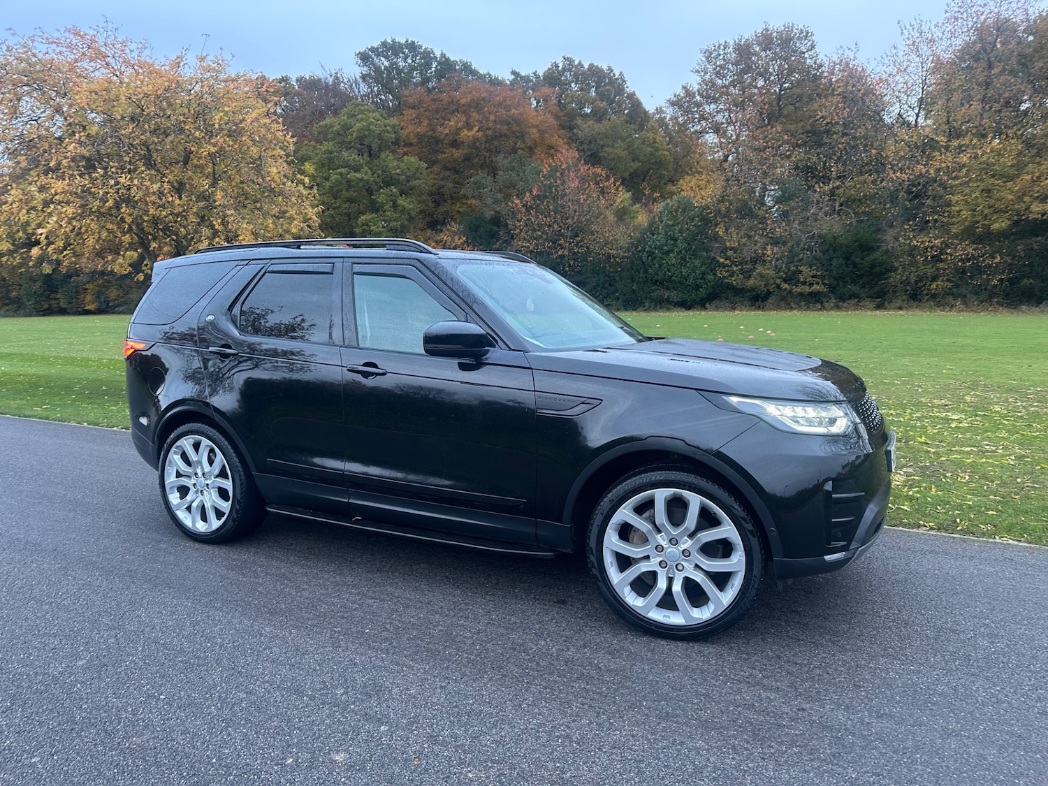 Used Land Rover Discovery 2019 for sale - 76460938: Photo 1