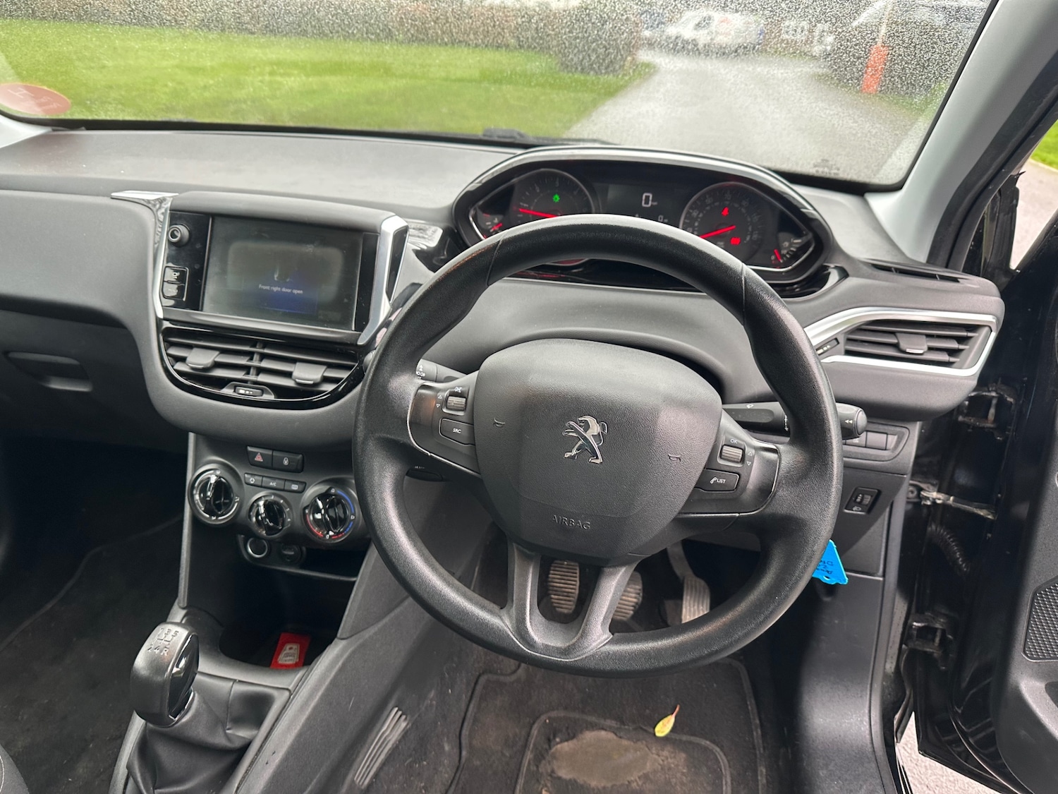 Used Peugeot 208 2013 for sale - 77627190: Photo 8