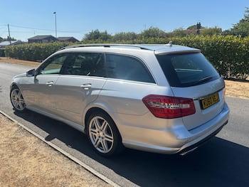 Used Mercedes-Benz E Class 2010 for sale - 79649648: Photo