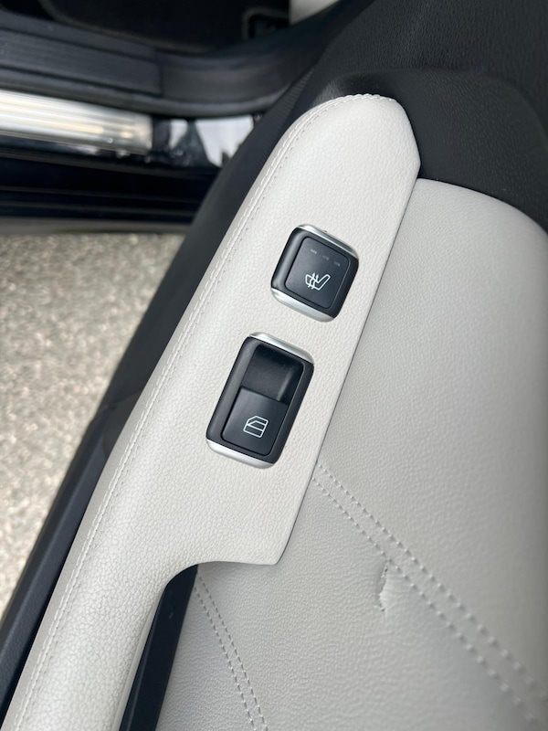 Used Mercedes-Benz E Class 2011 for sale - 75544979: Photo 12