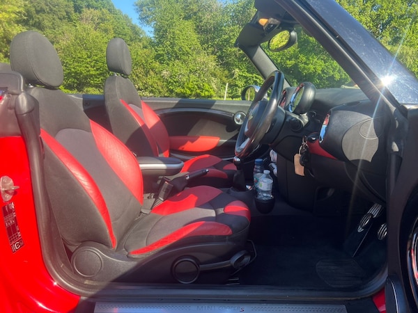Used MINI Convertible 2010 for sale - 74714520: Photo 13