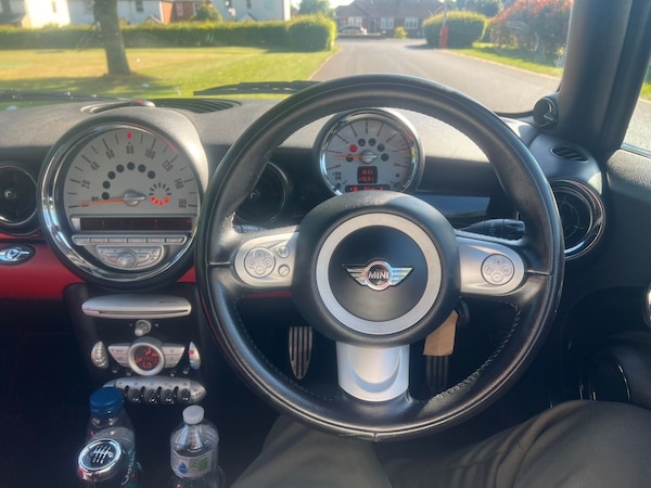 Used MINI Convertible 2010 for sale - 74714520: Photo 6