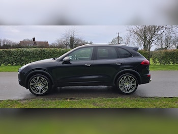 Used Porsche Cayenne 2014 for sale - 77461634: Photo