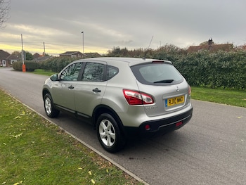 Used Nissan Qashqai 2010 for sale - 76475755: Photo