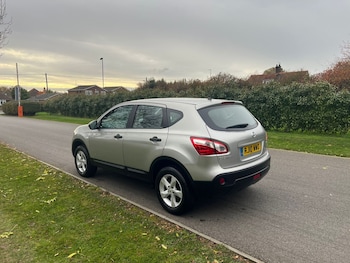 Used Nissan Qashqai 2010 for sale - 76475755: Photo