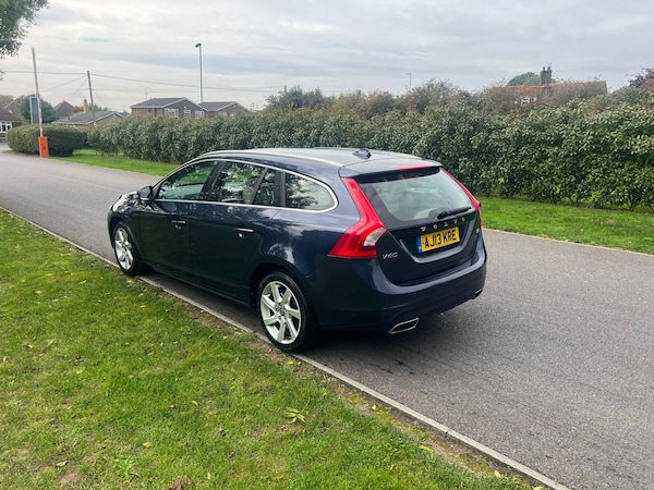 Used Volvo V60 2013 for sale - 76179292: Photo 3