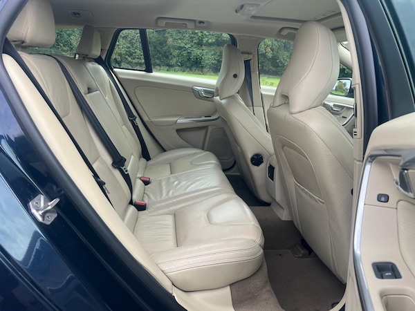 Used Volvo V60 2013 for sale - 76179292: Photo 8