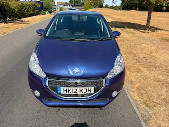 Used Peugeot 208 2012 for sale - 79480198: Photo