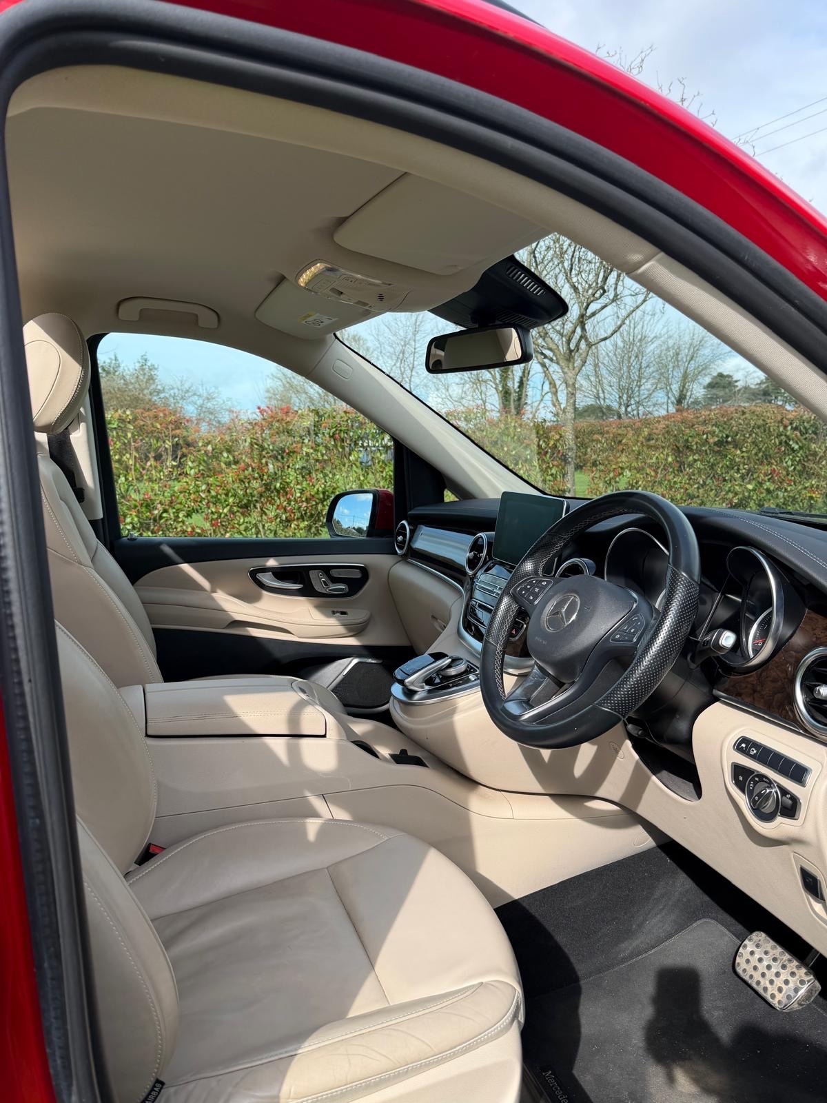 Used Mercedes-Benz V-Class 2018 for sale - 77898876: Photo 10