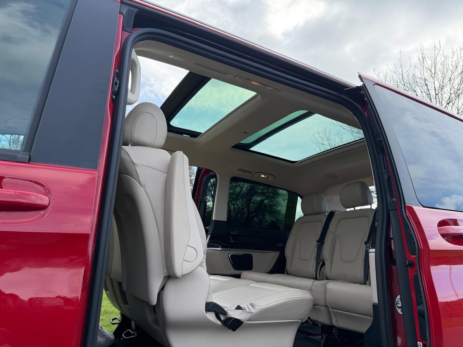 Used Mercedes-Benz V-Class 2018 for sale - 77898876: Photo 14