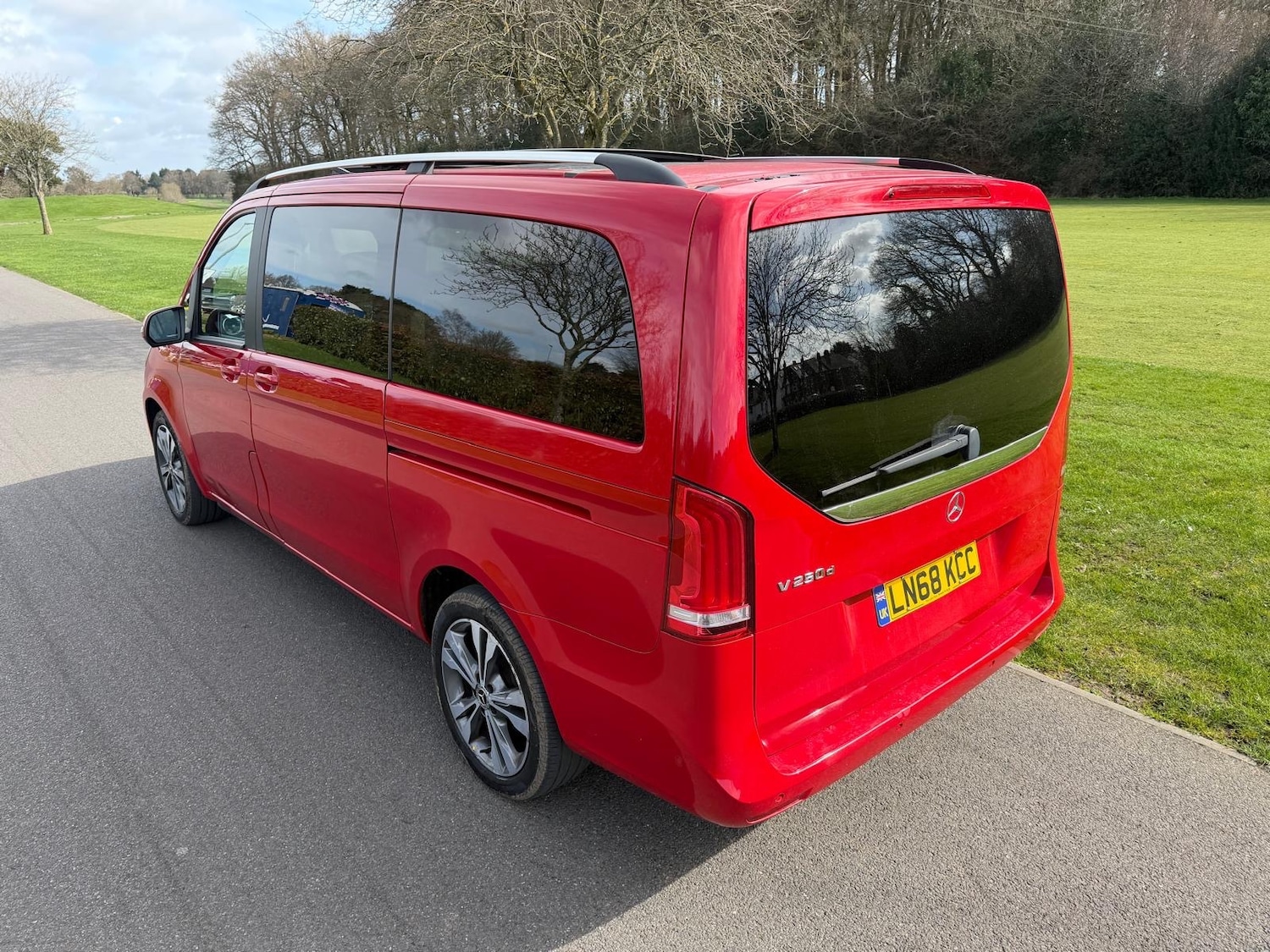 Used Mercedes-Benz V-Class 2018 for sale - 77898876: Photo 20