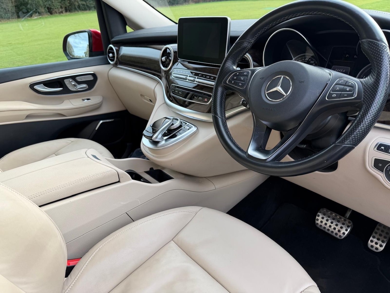Used Mercedes-Benz V-Class 2018 for sale - 77898876: Photo 3