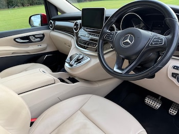Used Mercedes-Benz V-Class 2018 for sale - 77898876: Photo