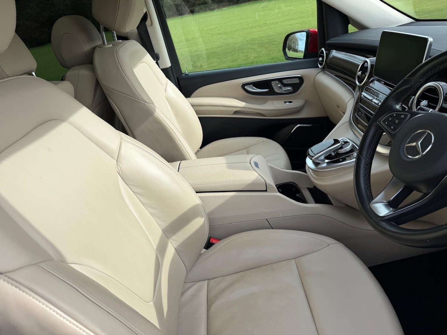 Used Mercedes-Benz V-Class 2018 for sale - 77898876: Photo 5