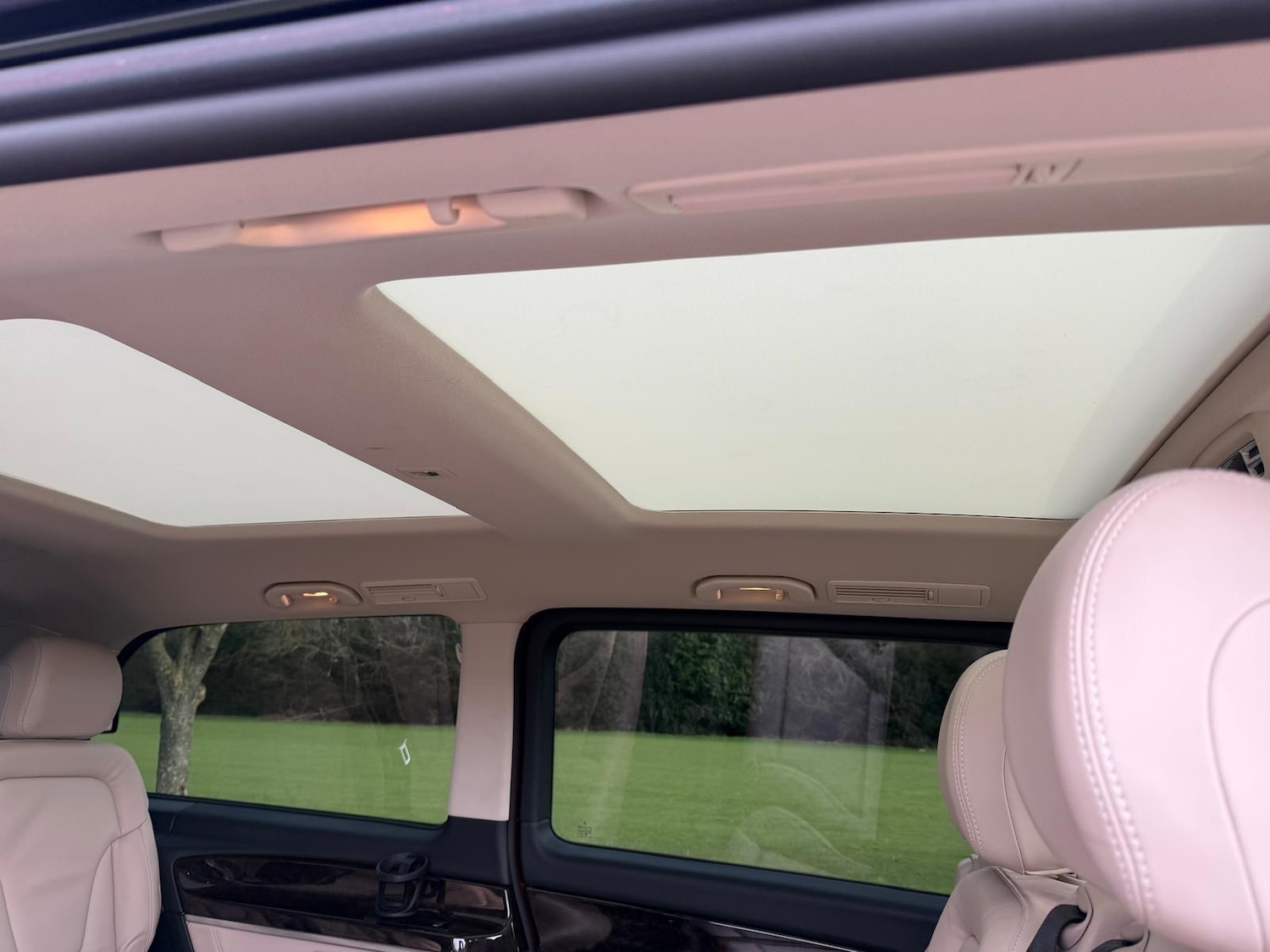 Used Mercedes-Benz V-Class 2018 for sale - 77898876: Photo 9