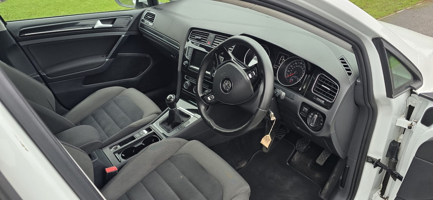 Used Volkswagen Golf 2014 for sale - 76702516: Photo 10