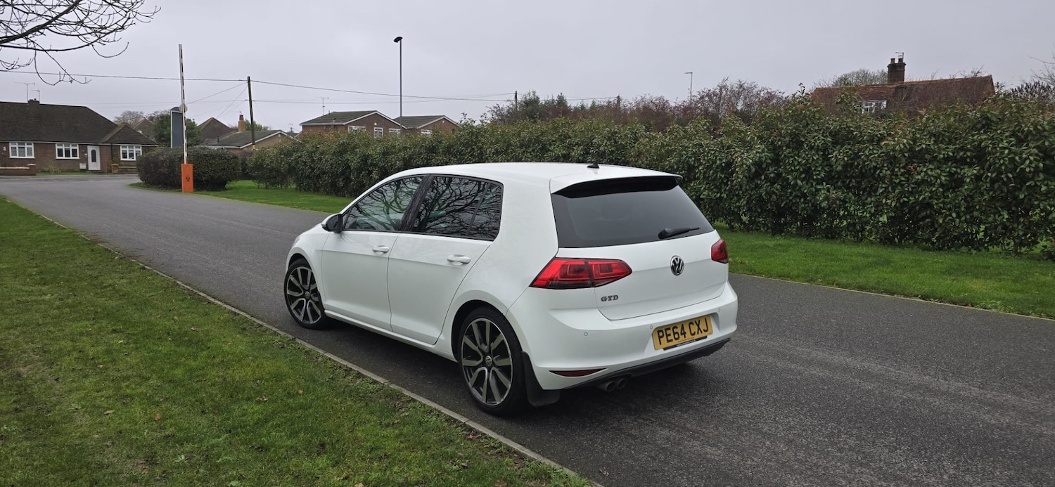 Used Volkswagen Golf 2014 for sale - 76702516: Photo 5