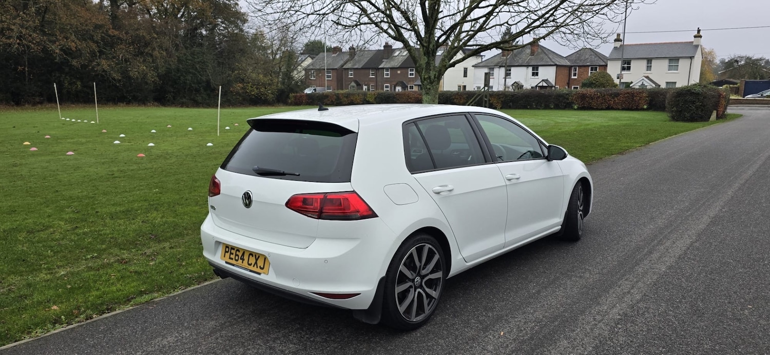 Used Volkswagen Golf 2014 for sale - 76702516: Photo 8