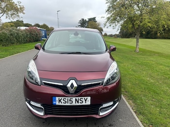 Used Renault Scenic 2015 for sale - 76296574: Photo 2