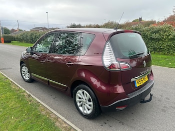 Used Renault Scenic 2015 for sale - 76296574: Photo 4