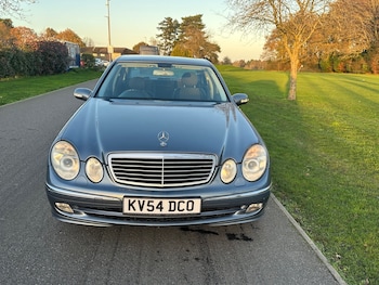 Used Mercedes-Benz E Class 2004 for sale - 76702515: Photo