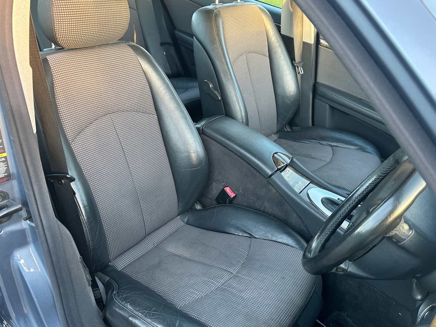 Used Mercedes-Benz E Class 2004 for sale - 76702515: Photo 8