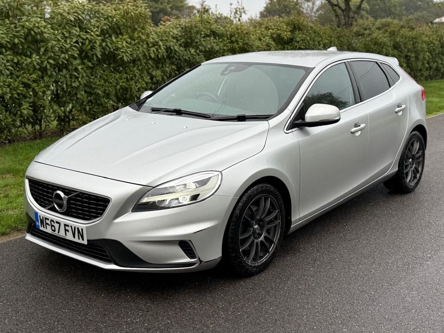 Used Volvo V40 2017 for sale - 77167099: Photo 2